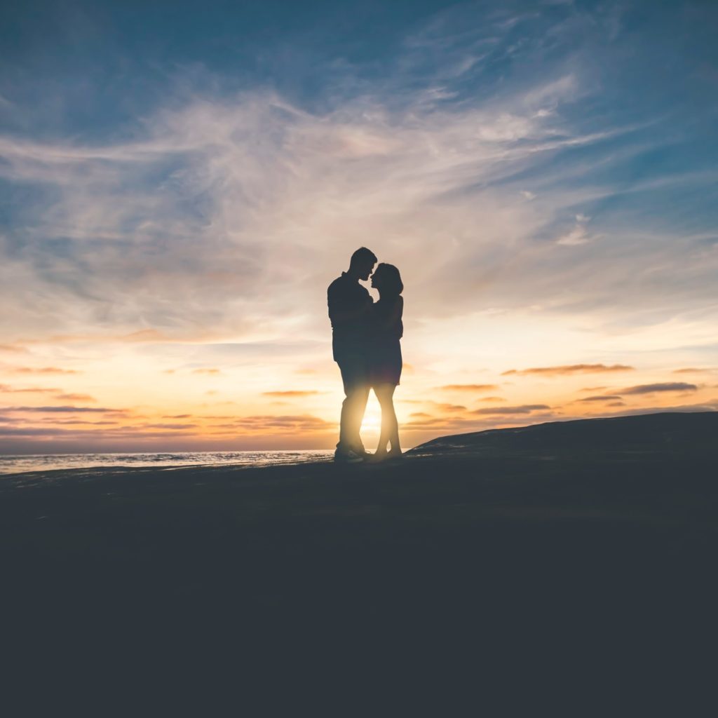 couple sunset silhouette